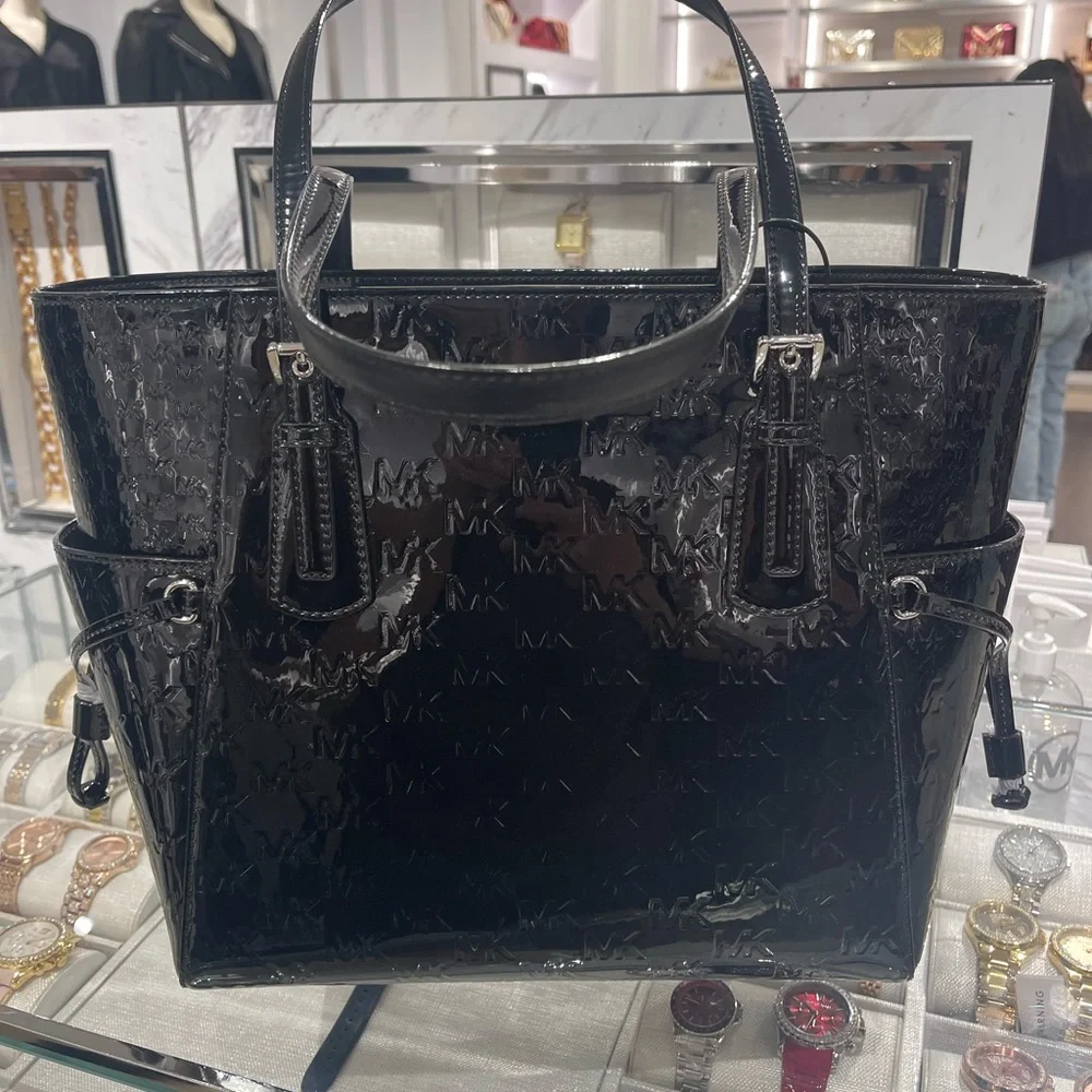 MICHAEL KORS Voyager Large Patent Logo Debossed EW Shoulder Tote Bag Black  NWT